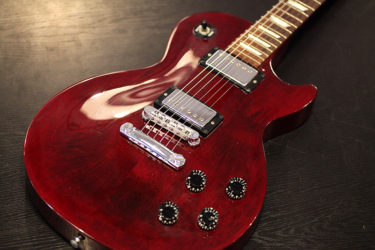 03月15日 – Gibson Les Paul Studio ヘッド折れ
